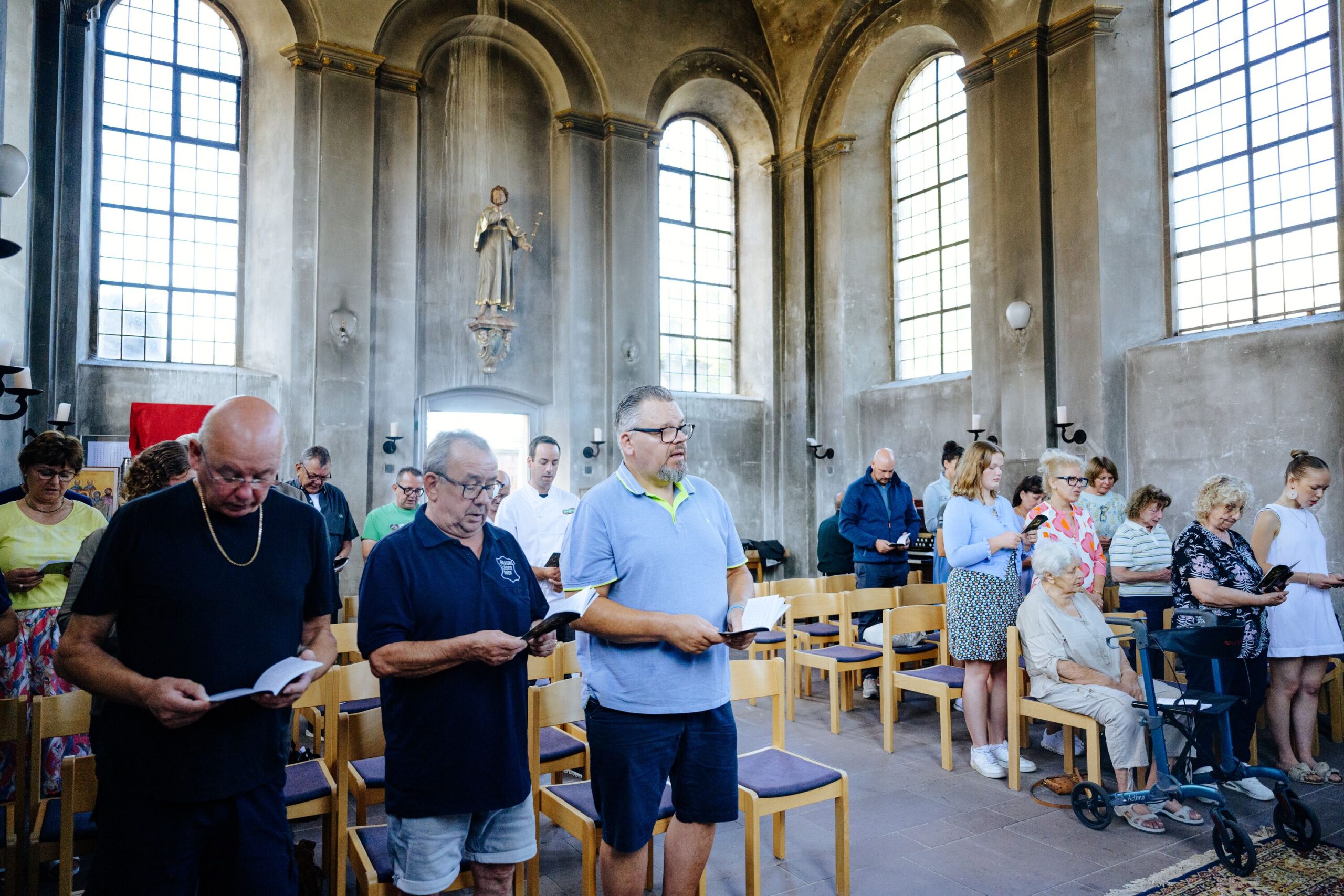 Gottesdienst der Marktbeschicker - Teilnehmende in der Alexiuskapelle
