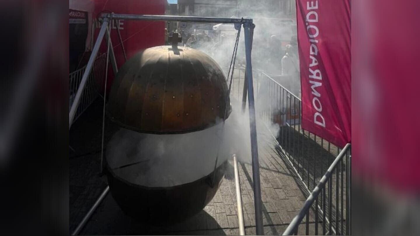 XXL-Weihrauchfass am DOMRADIO.DE-Stand beim Katholikentag 2026