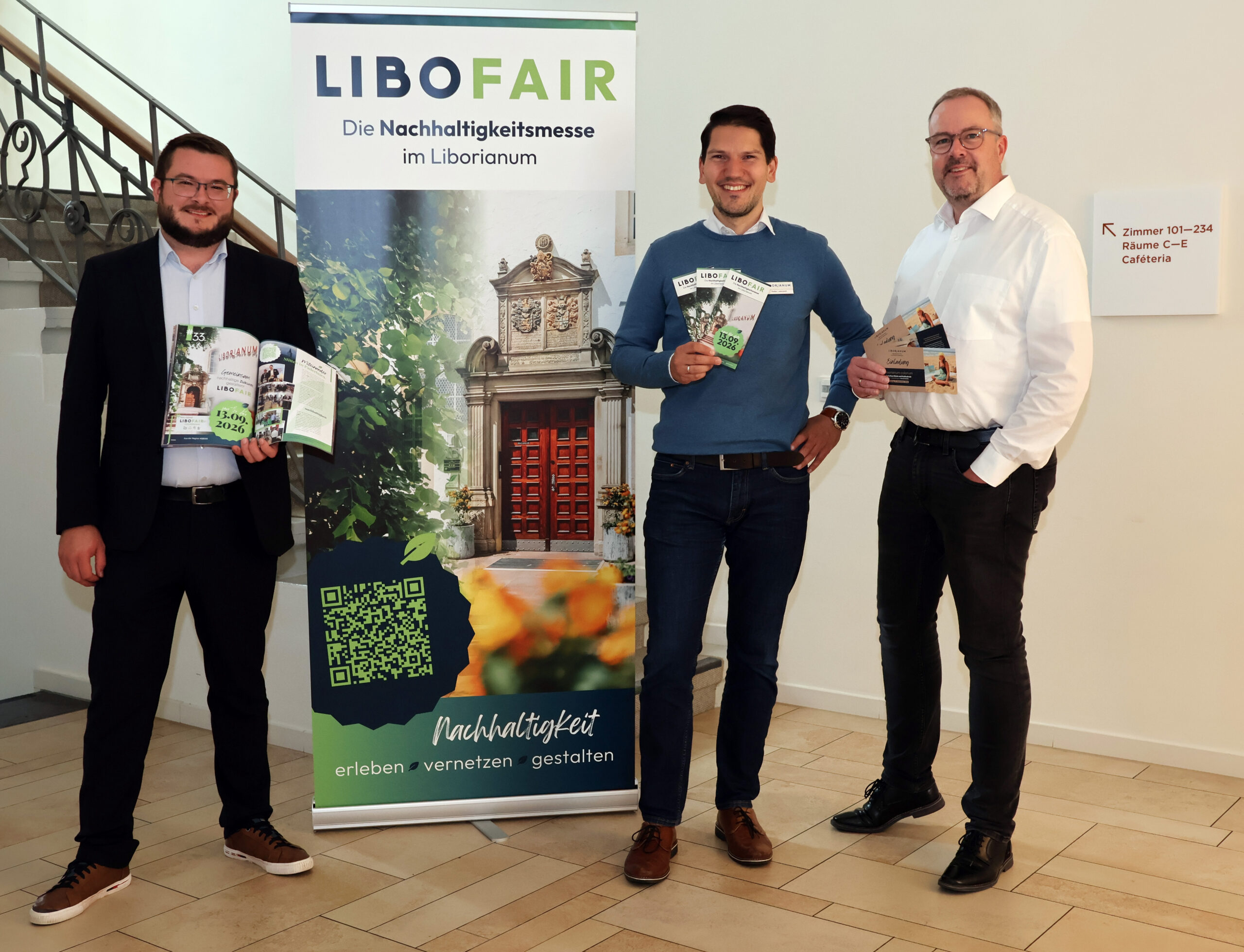 V. l.: Andre Moser (Mitarbeiter Tagungshaus), Stefan Laskowski (Stellvertretende Leitung Tagungshaus) und Ludger Henneken (Leitung Tagungshaus) werben für die LIBOFAIR 2026.