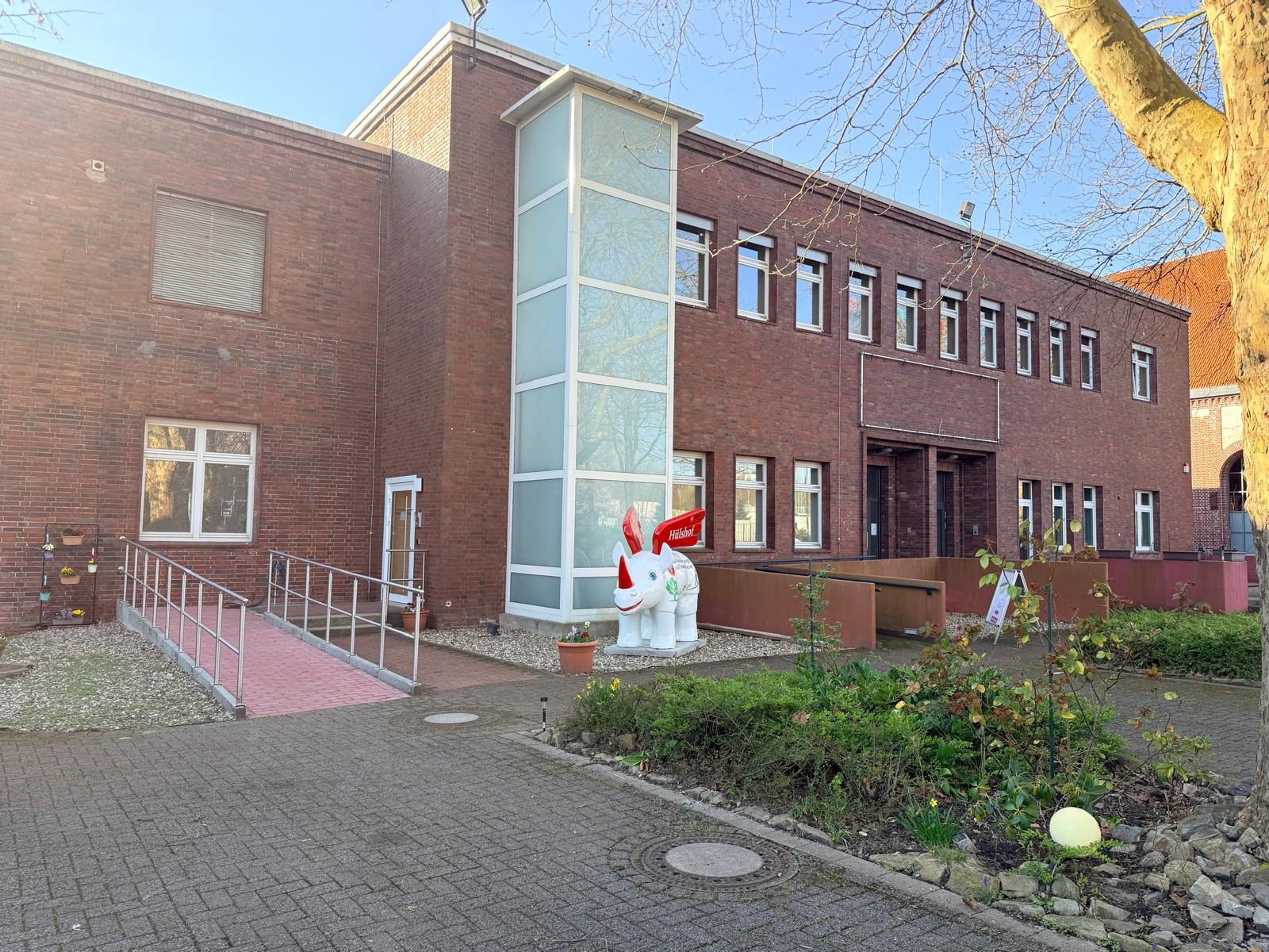 Der Hülshof bietet ambulante Hospizbegleitung sowie vielfältige Beratungs- und Trauerangebote für Kinder, Jugendliche und Erwachsene.