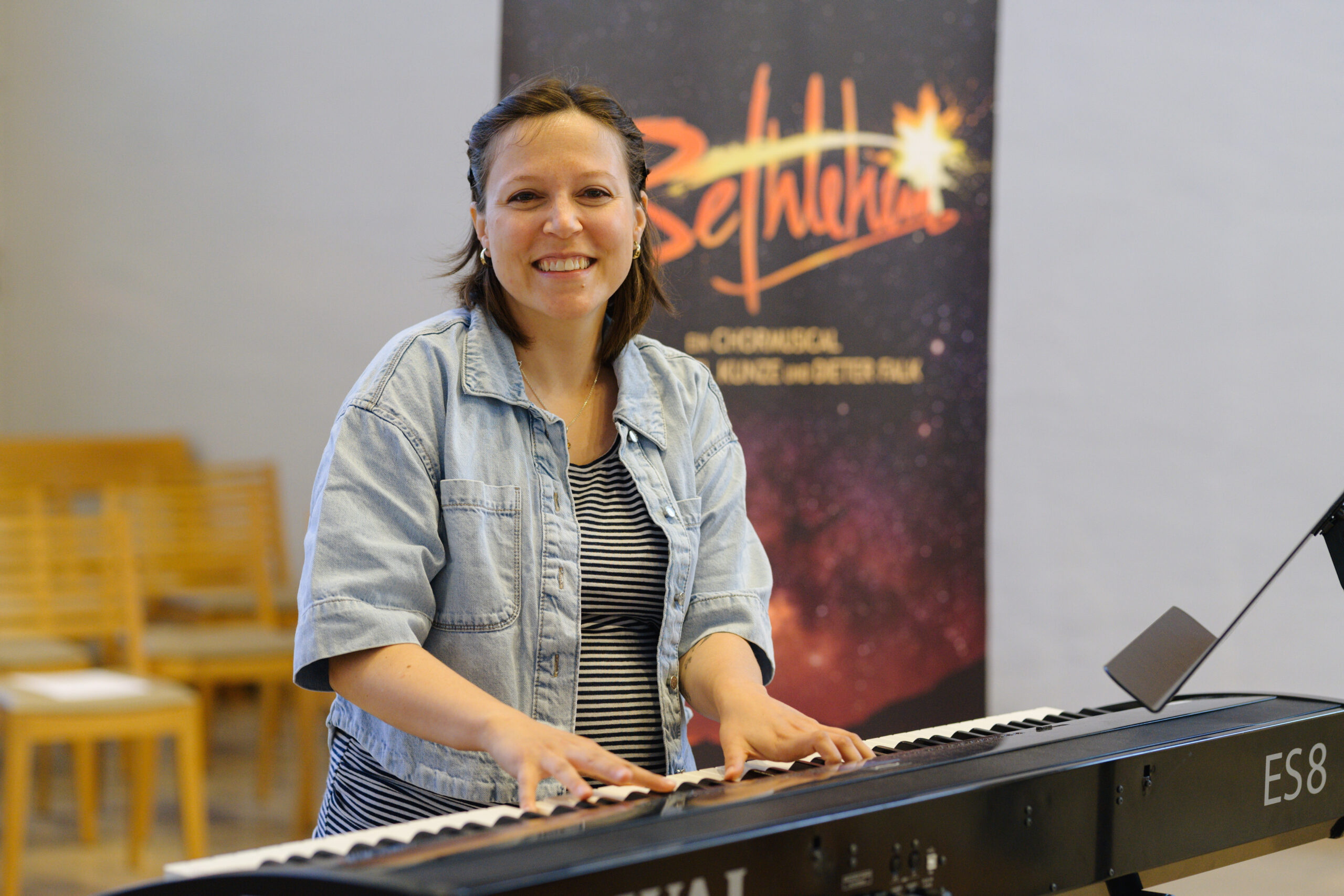 Für Chorleiterin Karolin Koldehoff ist Musik seit ihrer Jugend ein wichtiger Teil ihres Lebens. Besonders begeistert sie der Moment, wenn mehrere hundert Menschen gemeinsam singen.
